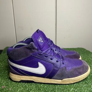 Size 6.5Y- Kids Nike 6.0 Morgan Mid high-top Purple / White shoes